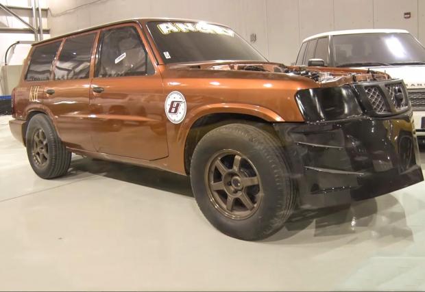 Video: Mental 2,000 HP Nissan Patrol